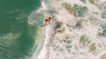 ドローンで空撮 サーフィン動画