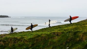アイルランドのおじさんローカルサーファー達