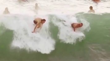 絶対見たくないサーフィン動画